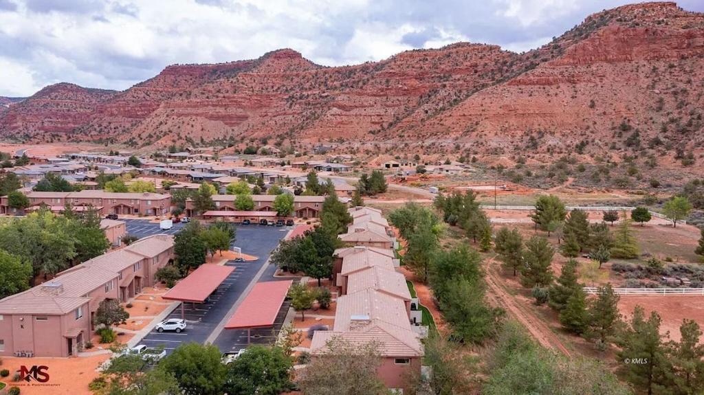 3br / 2ba Townhome With Pool, Patio, Wifi, Washer/dryer Kanab