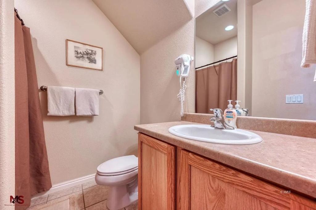 Holiday home 3br / 2ba Townhome With Pool, Patio, Wifi, Washer/dryer Kanab