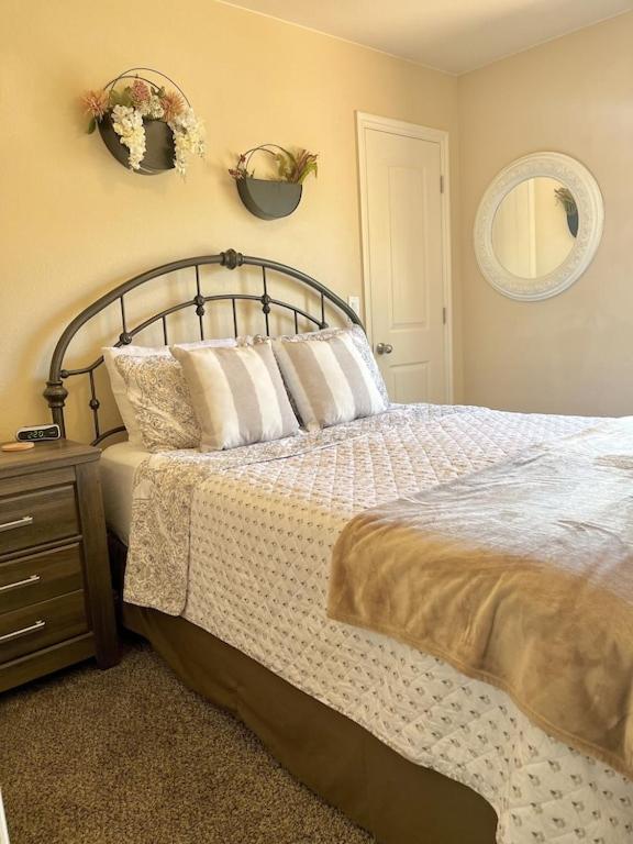 3br / 2ba Townhome With Pool, Patio, Wifi, Washer/dryer Kanab